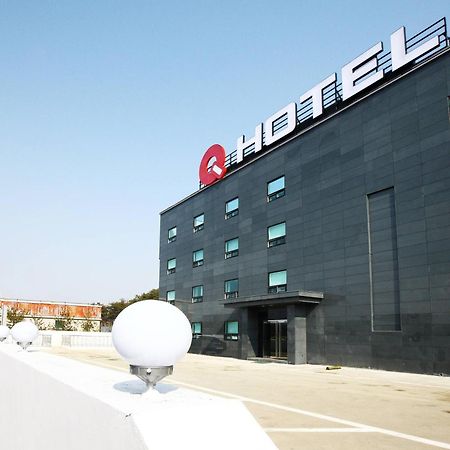 คิว โฮเต็ล Hotel พาจู ภายนอก รูปภาพ