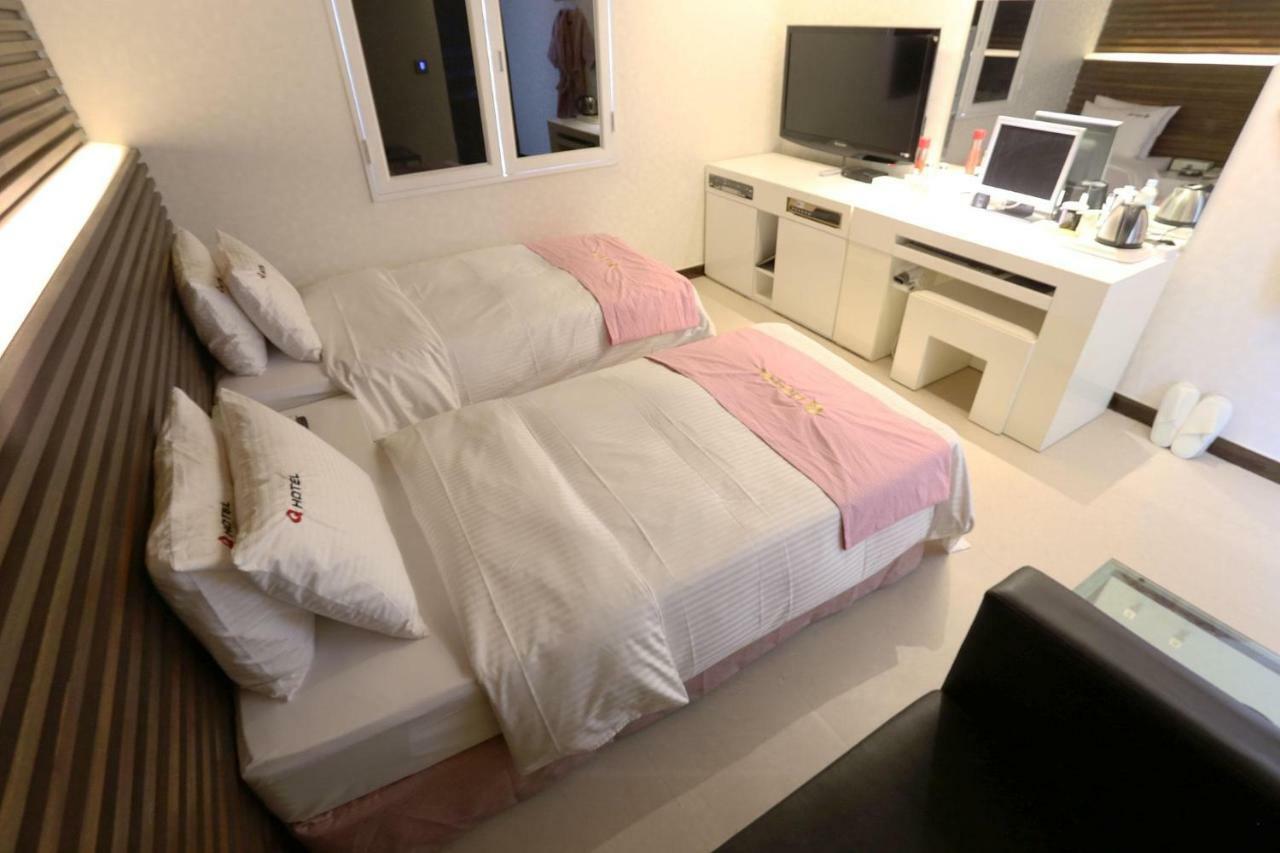คิว โฮเต็ล Hotel พาจู ภายนอก รูปภาพ
