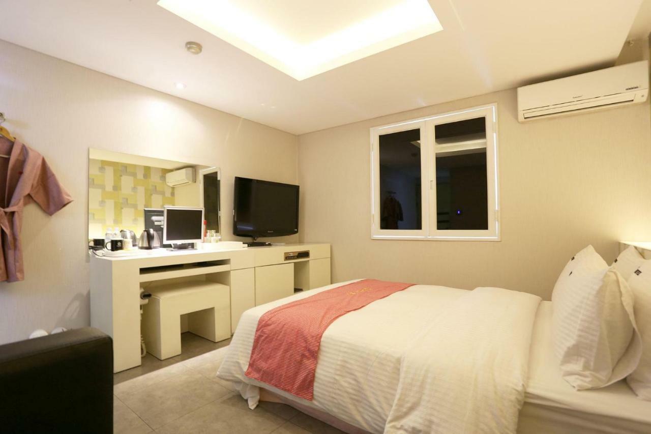 คิว โฮเต็ล Hotel พาจู ภายนอก รูปภาพ