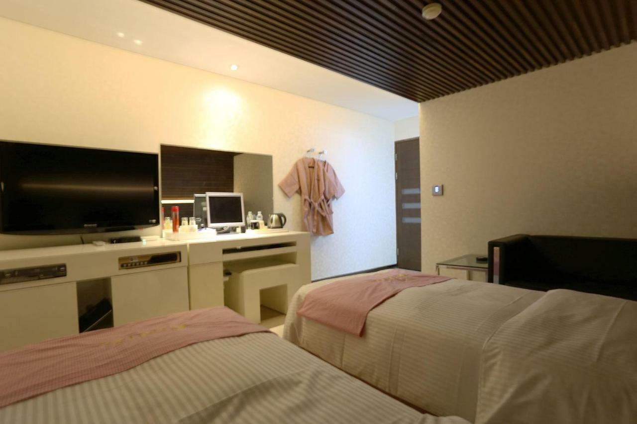 คิว โฮเต็ล Hotel พาจู ภายนอก รูปภาพ