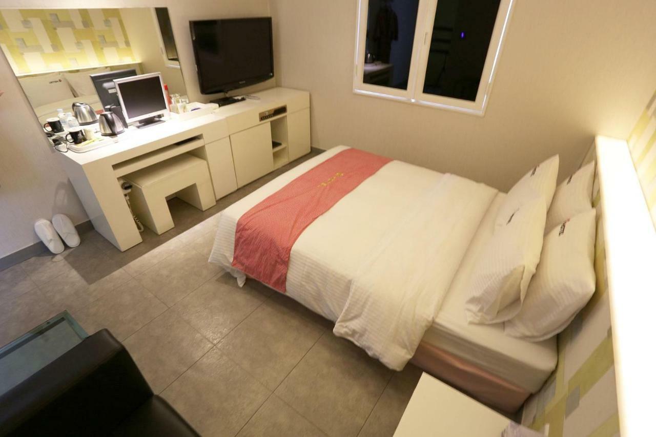 คิว โฮเต็ล Hotel พาจู ภายนอก รูปภาพ