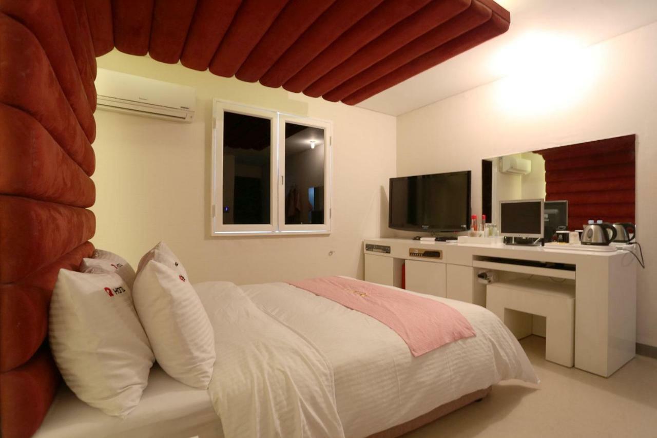 คิว โฮเต็ล Hotel พาจู ภายนอก รูปภาพ