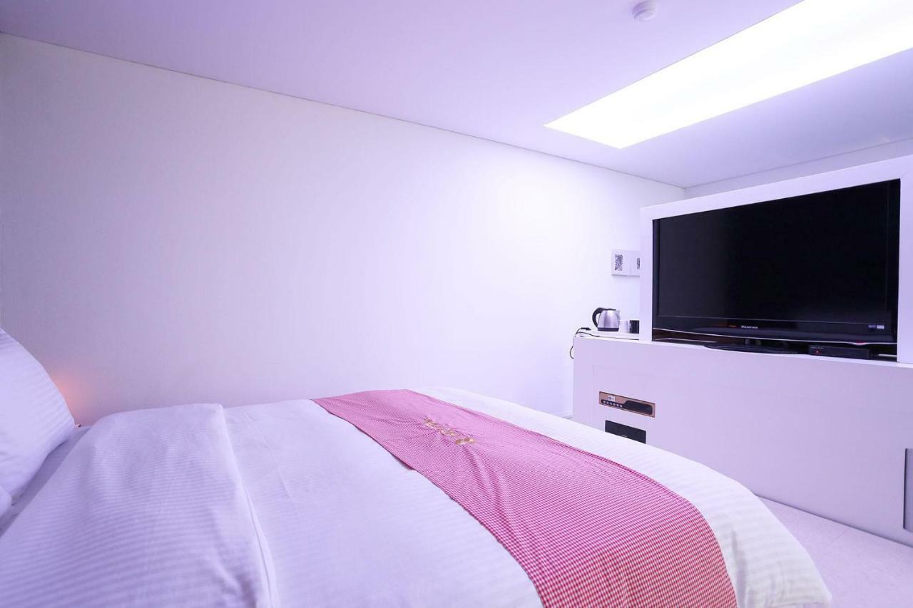 คิว โฮเต็ล Hotel พาจู ภายนอก รูปภาพ