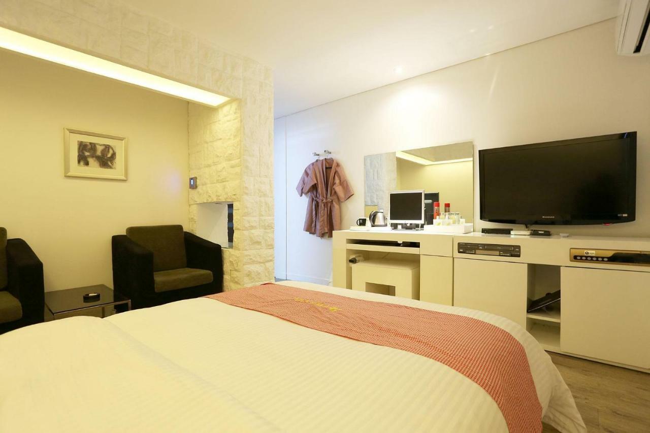 คิว โฮเต็ล Hotel พาจู ภายนอก รูปภาพ