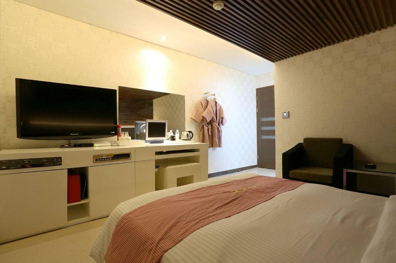 คิว โฮเต็ล Hotel พาจู ภายนอก รูปภาพ