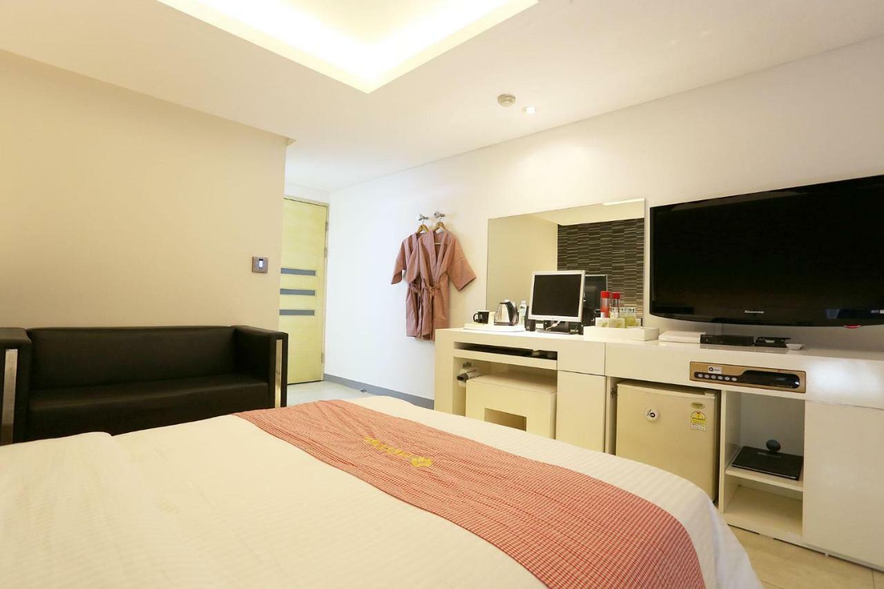 คิว โฮเต็ล Hotel พาจู ภายนอก รูปภาพ