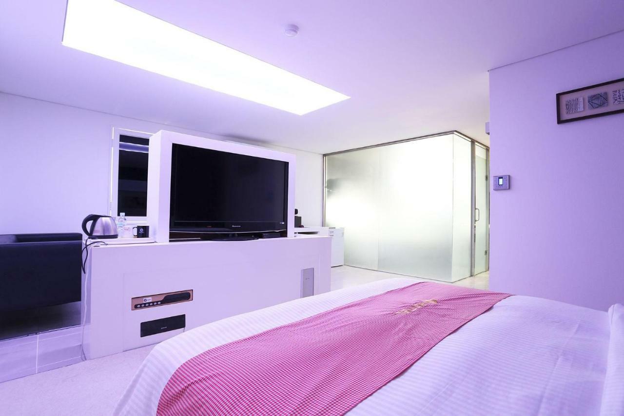 คิว โฮเต็ล Hotel พาจู ภายนอก รูปภาพ