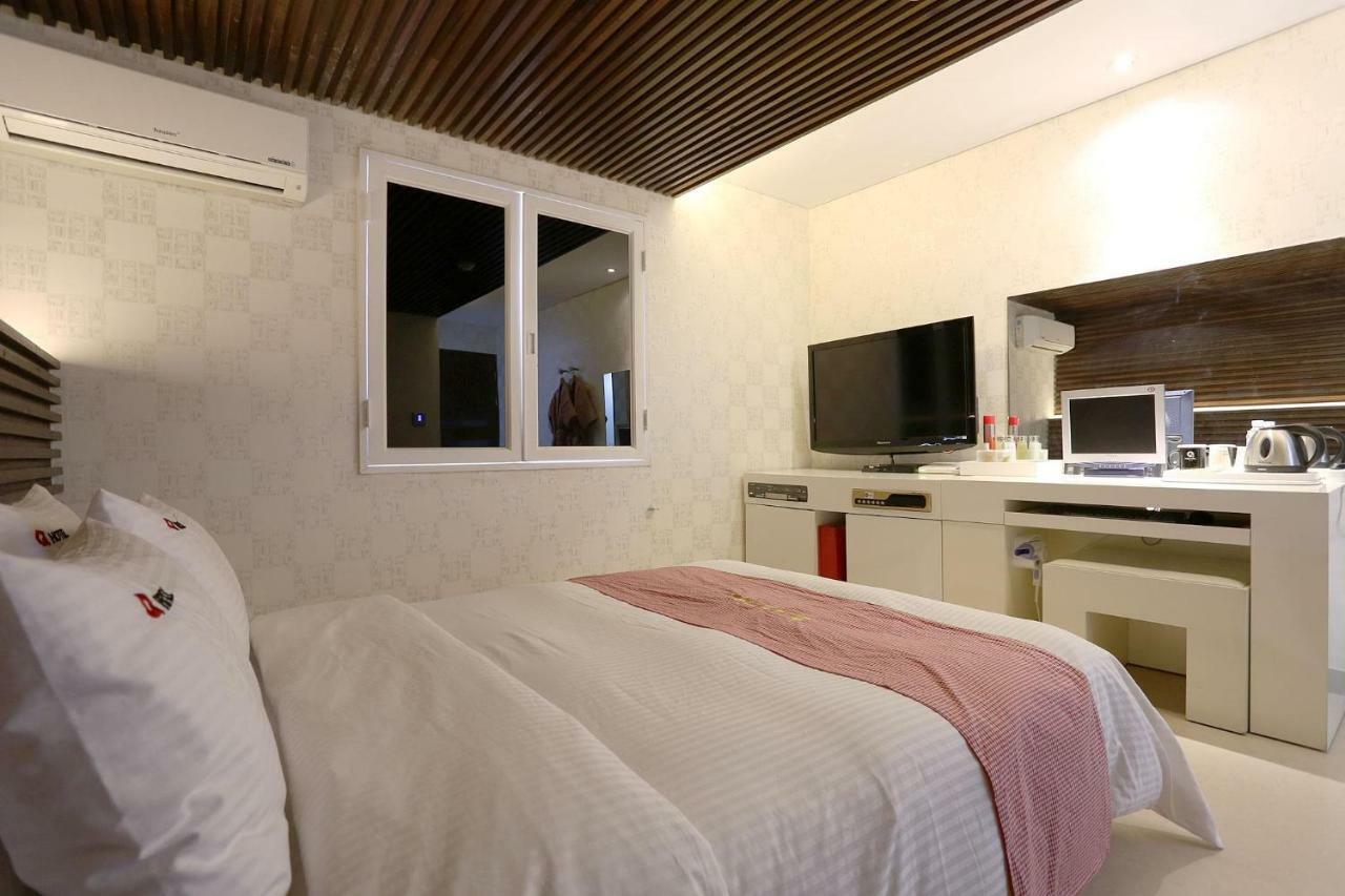 คิว โฮเต็ล Hotel พาจู ภายนอก รูปภาพ